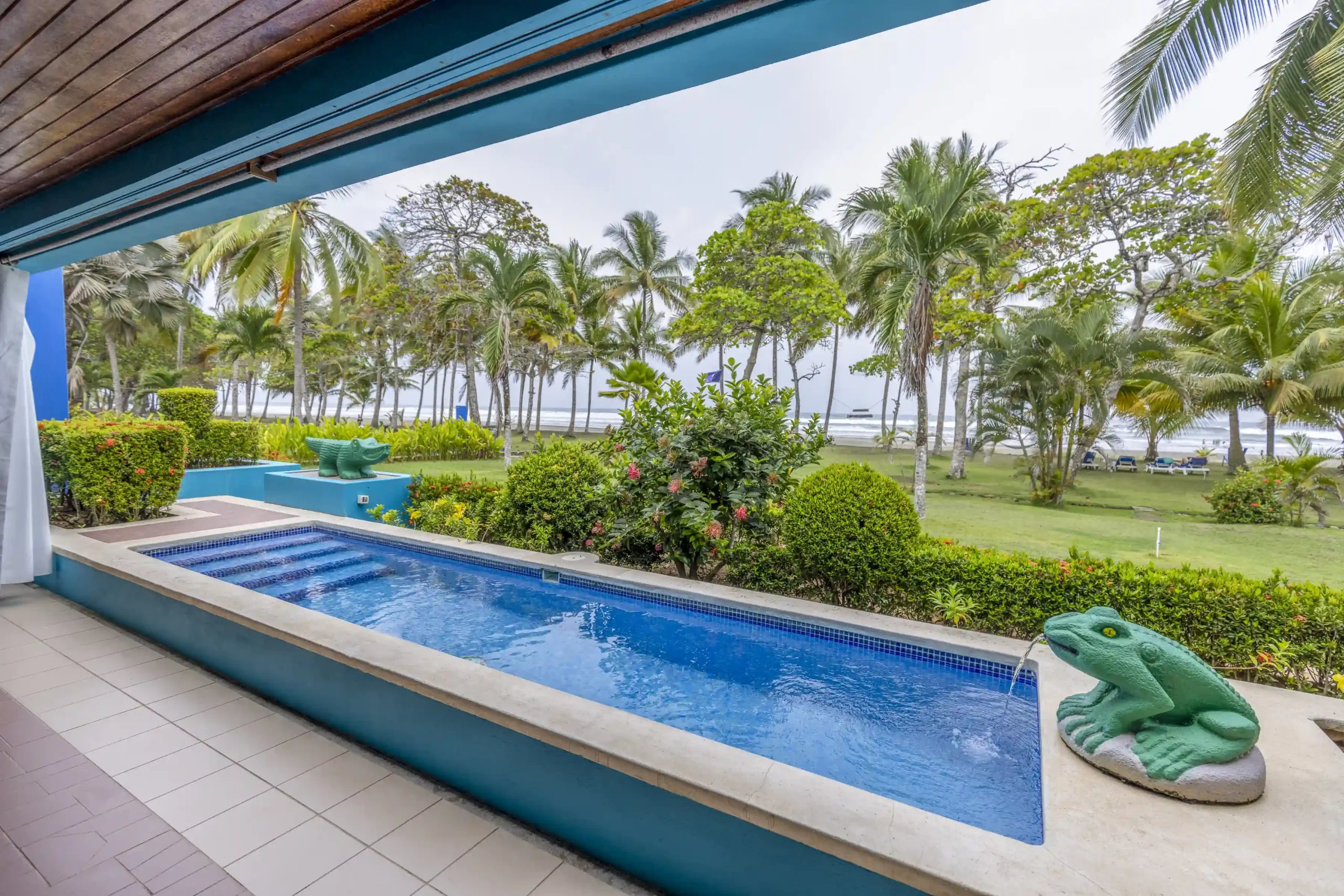 Private plunge pool and tropical gardens facing the Pacific at Alma del Pacífico, Playa Esterillos Este, Costa Rica